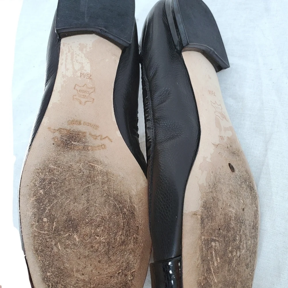 Via Spiga Black Patent Leather Peep Toe Flats